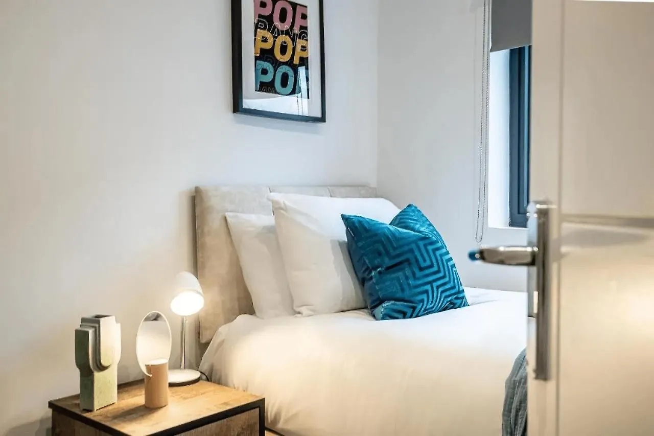 Super Central 2 Bedroom Apartment Next To Brighton Station